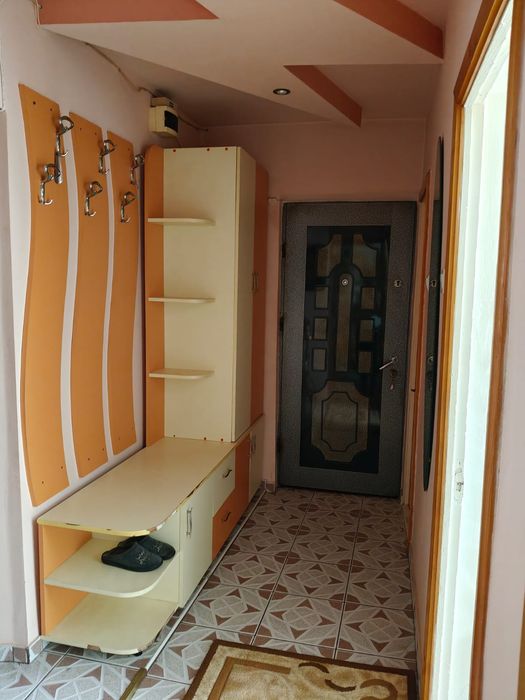 Vând apartament  cu 3 camere