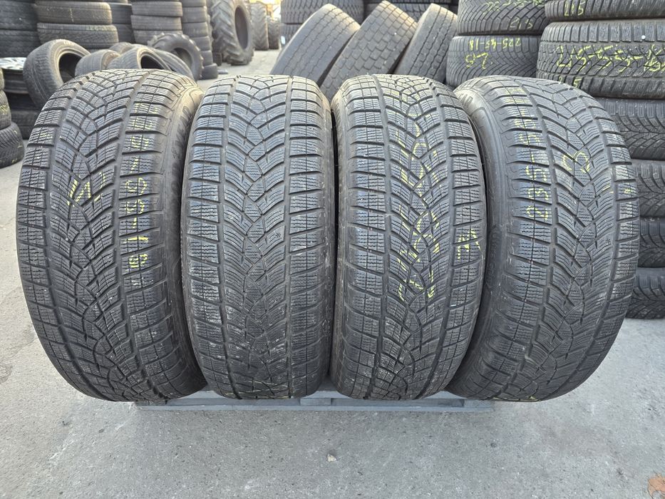 Anvelope de iarna 235-55r19 Goodyear