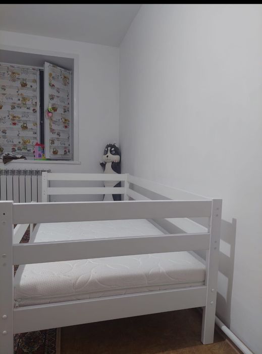 Продам кровать б/у с матрасом,материал берёза, в отличном состоянии.