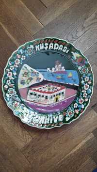 Голяма декоративна чиния от Кушадасъ Турция.Красива ръчна изработка.