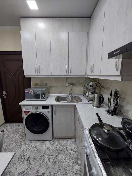 Сдаётся квартира в Яшнабадском 1/4/9 827*