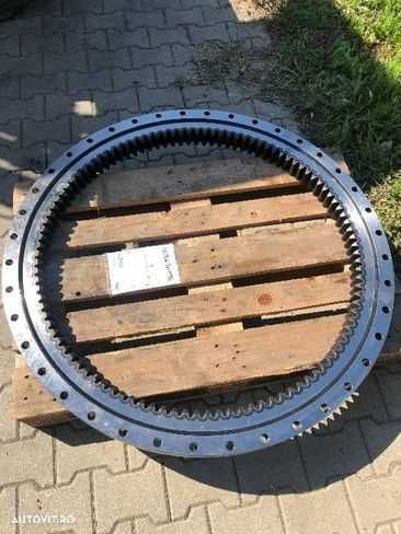 coroana de rotire pentru excavatoare komatsu