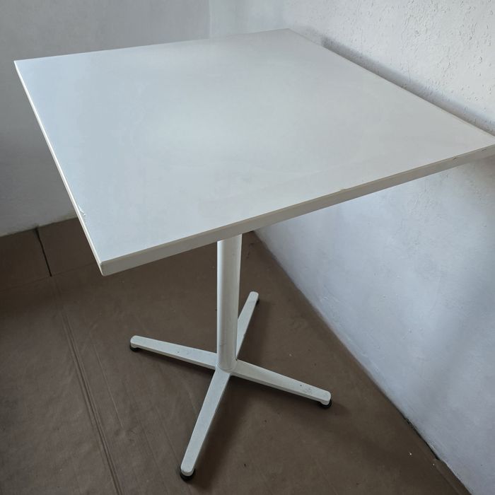 Masă înaltă x3 cu picior metalic, mese albe (3 mese identice)