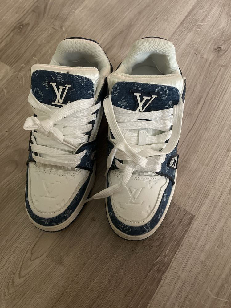 Adidași Louis Vuitton originali – puțin purtați