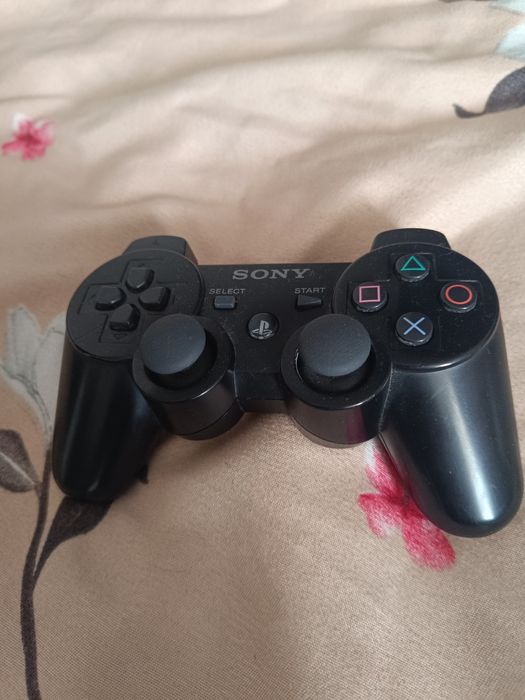 Se vinde PlayStation 3