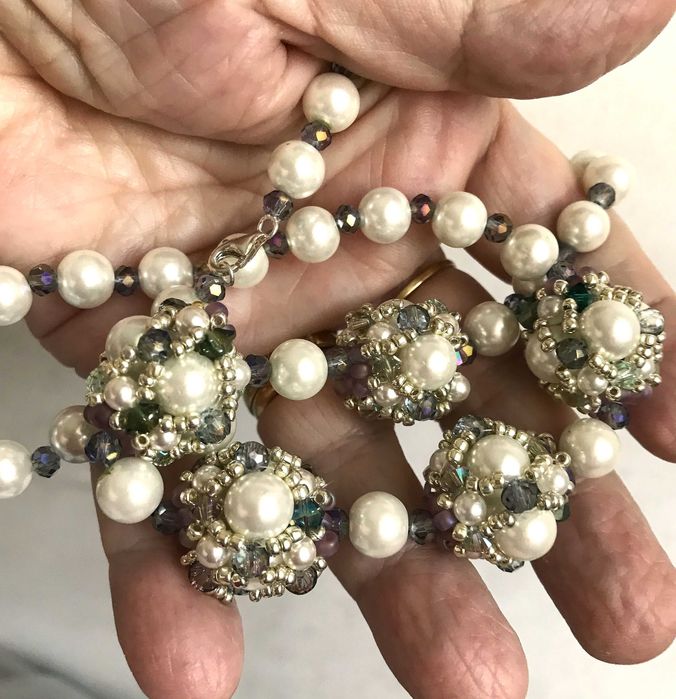 Colier handmade cu perle,diferite margele si incuietoare de argint