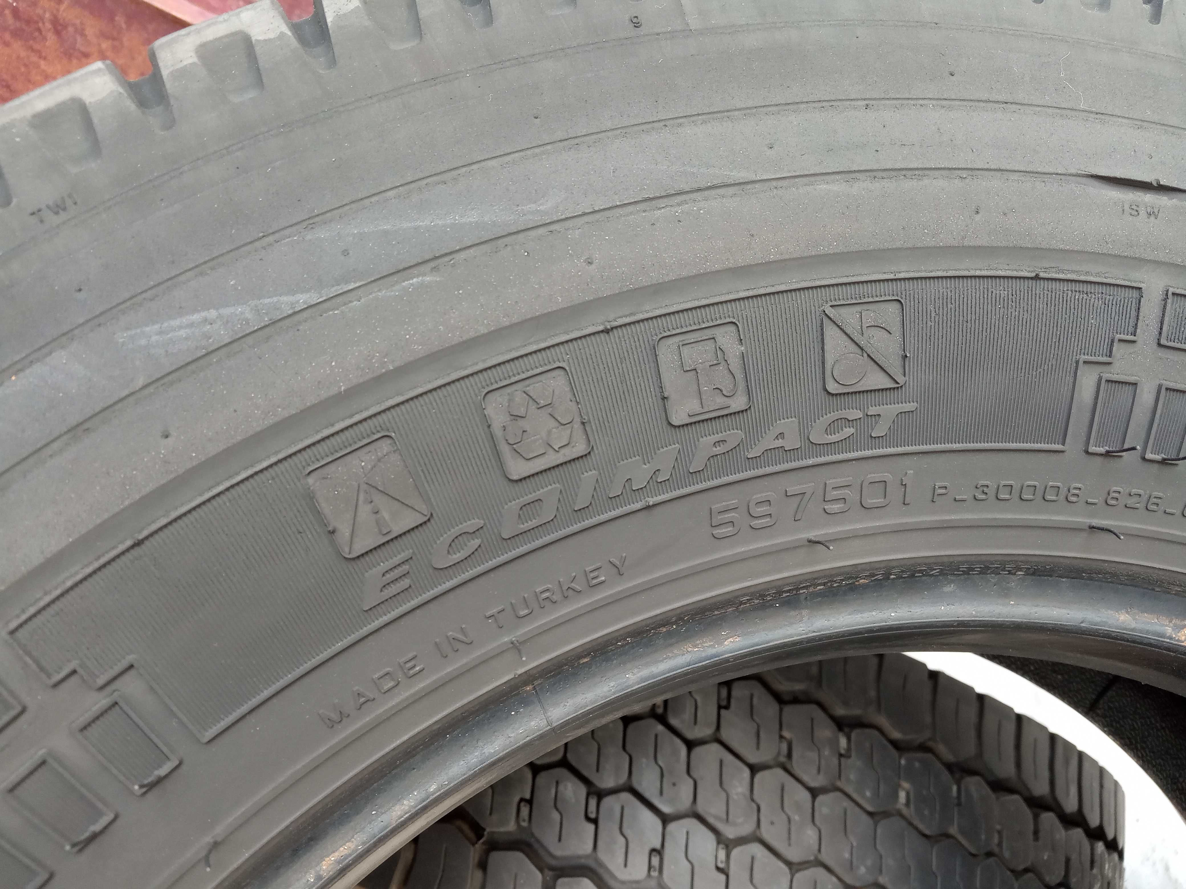 2 тежкотоварни гуми 215/75R17.5 Pirelli Triathlon TR:01 126/124M 12PR