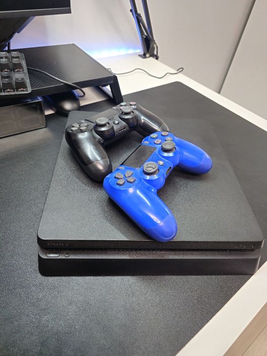 PS4 Slim + 2 Джойстика + 5 Топовых игр (FC 24, GTA 5) в отличном состо