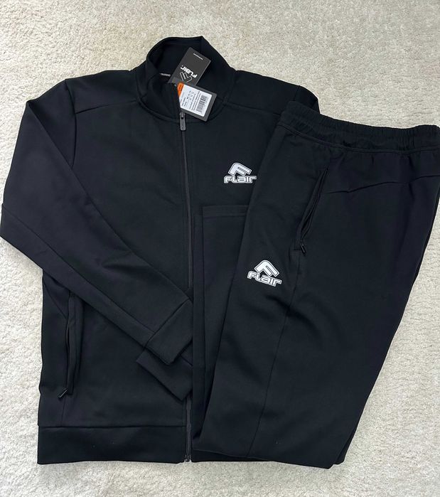 Нов Мъжки Екип Flair Размер М - Flair Анцуг Model 111111