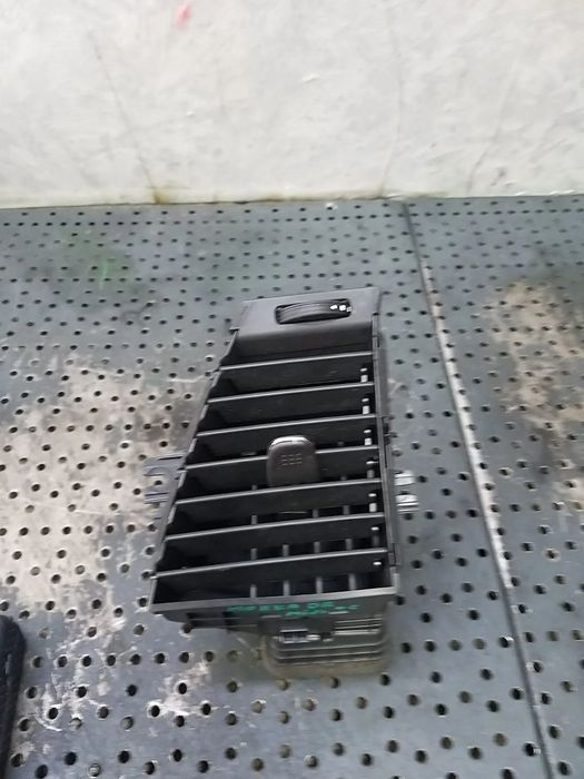 Grila ventilatie bord dreapta mijloc opel mokka x j13 42514221