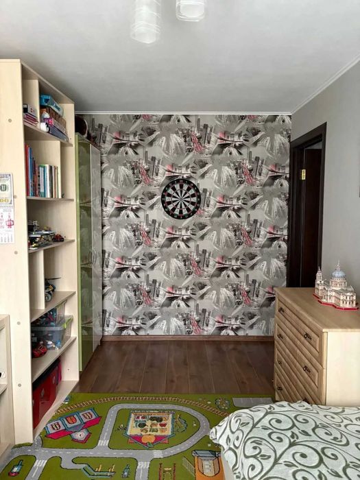 Дава се под наем Тристаен апартамент в София, Зона Б-18 - 98 кв.м за 663 € - Снимка #1