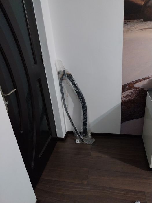 Vind 2 paravane noi , auto fata pentru Suzuki  Vitarara