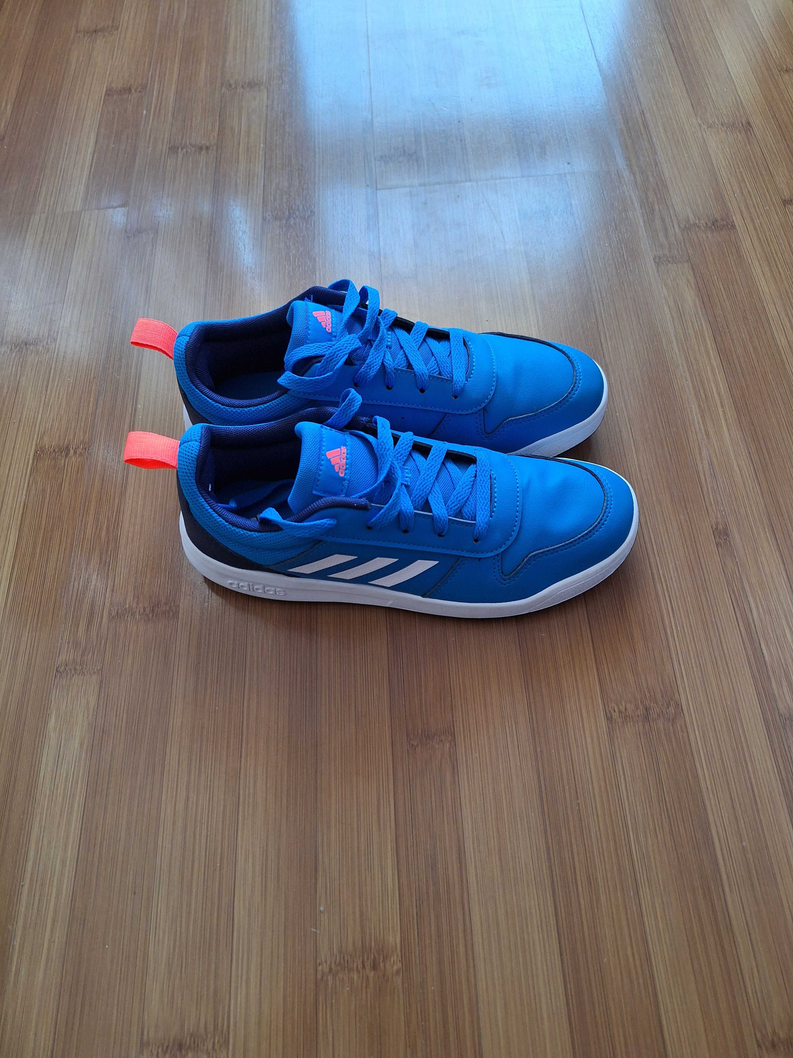 Маратонки adidas