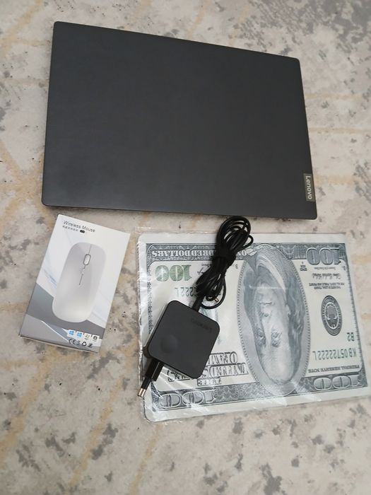 Почти новая 4месяц ноутбук Lenovo ssd+hdd 1TB