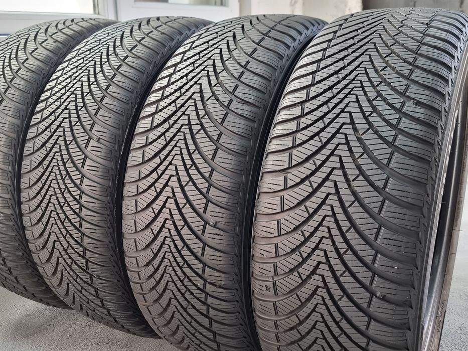 "Dot 23" 215/50/18 Kumho 4Броя: 650лв 7мм на 500км!