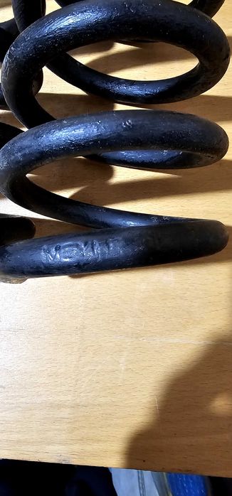 W210 передние пружины.