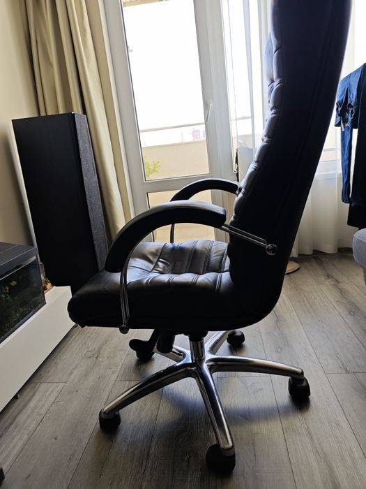 Офис стол естествена кожа