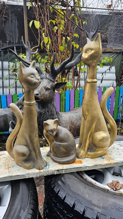 Trei deosebite piese din bronz