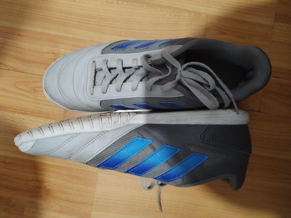 Adidași de football