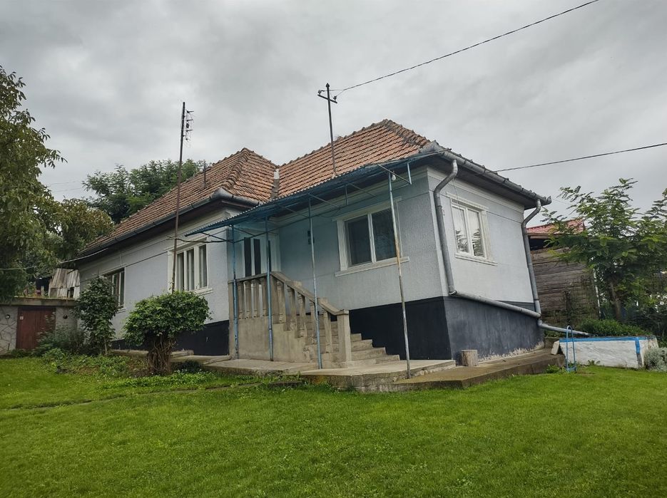 Vând casă în sat Cara, comuna Cojocna la 18 km de Cluj-