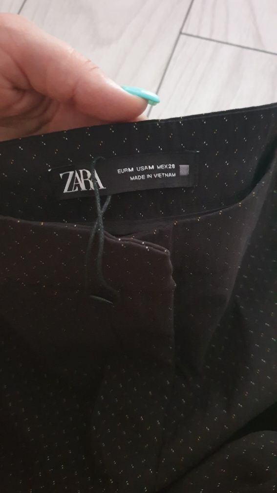 Pantaloni lungi Zara