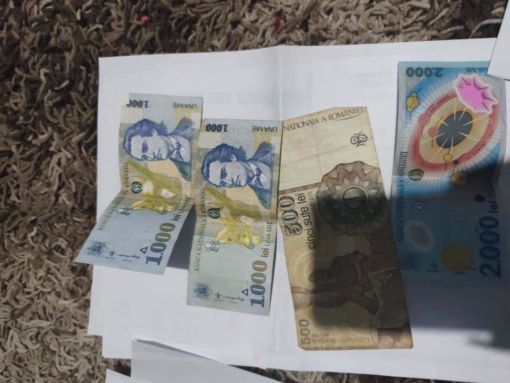 Bancnote vechii  se vând împreună sau separat