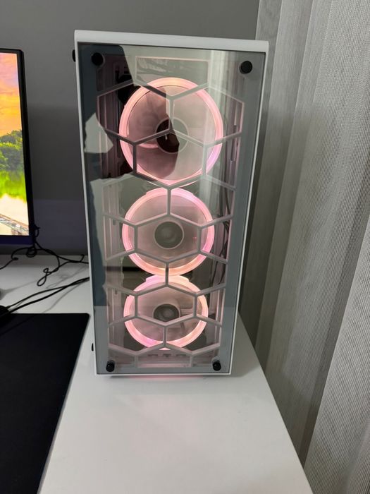 Gaming Pc si Monitor LG