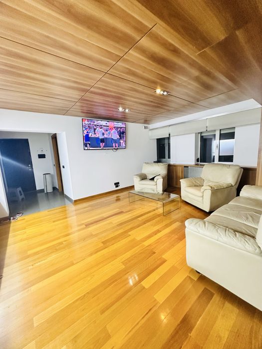 Mall Vitan Vanzare apartament 3 camere 2 bai centrala proprie