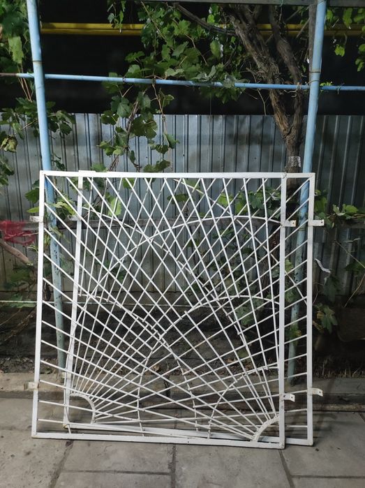 Решетки на окна металлические