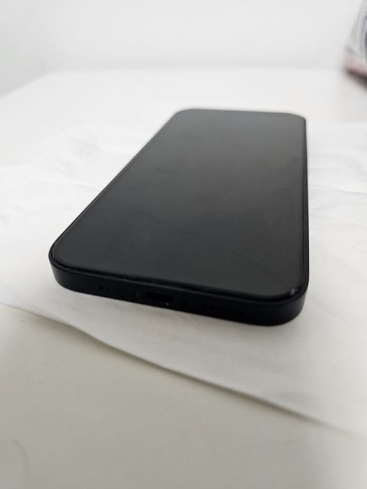 Vand iphone 13,in stare excelenta