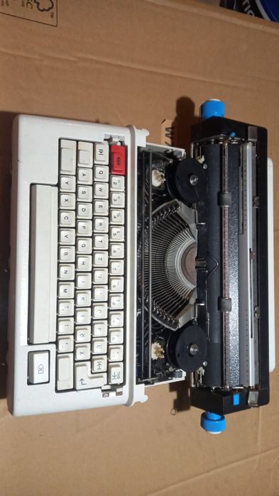 Masina de scris veche