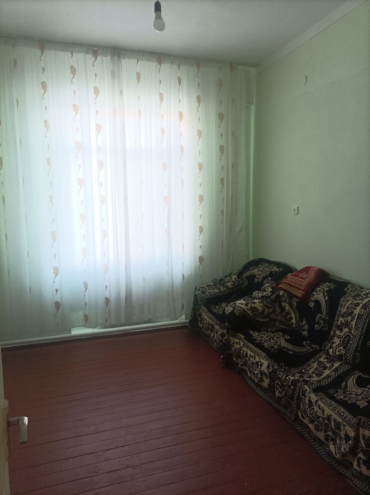 Sardoba ko'chasidan kottedj sotiladi krediti yopilgan