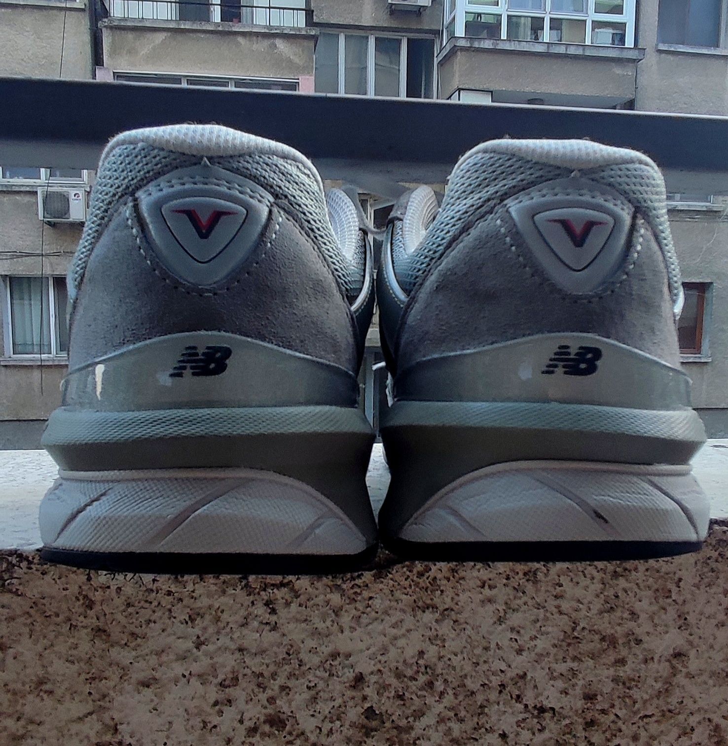 Маратонки new balance