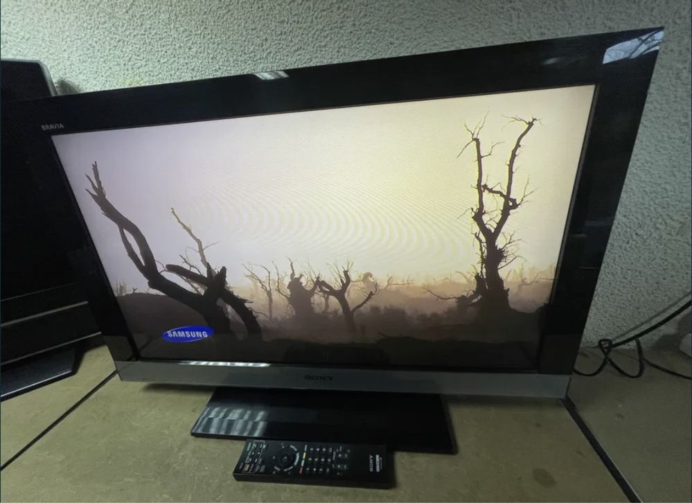 Телевизор SONY HD LCD 32“