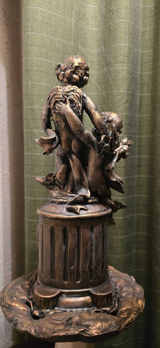 Изящен часовник, декорация  херувими.