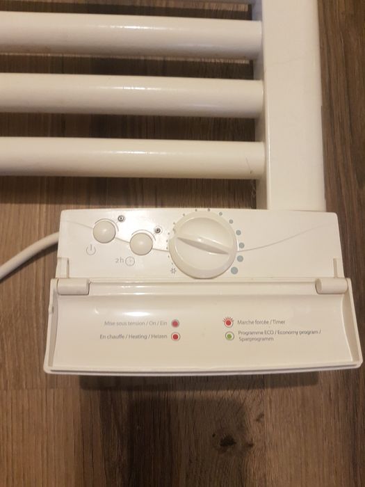 Електрическа лира за баня Airelec Bahia