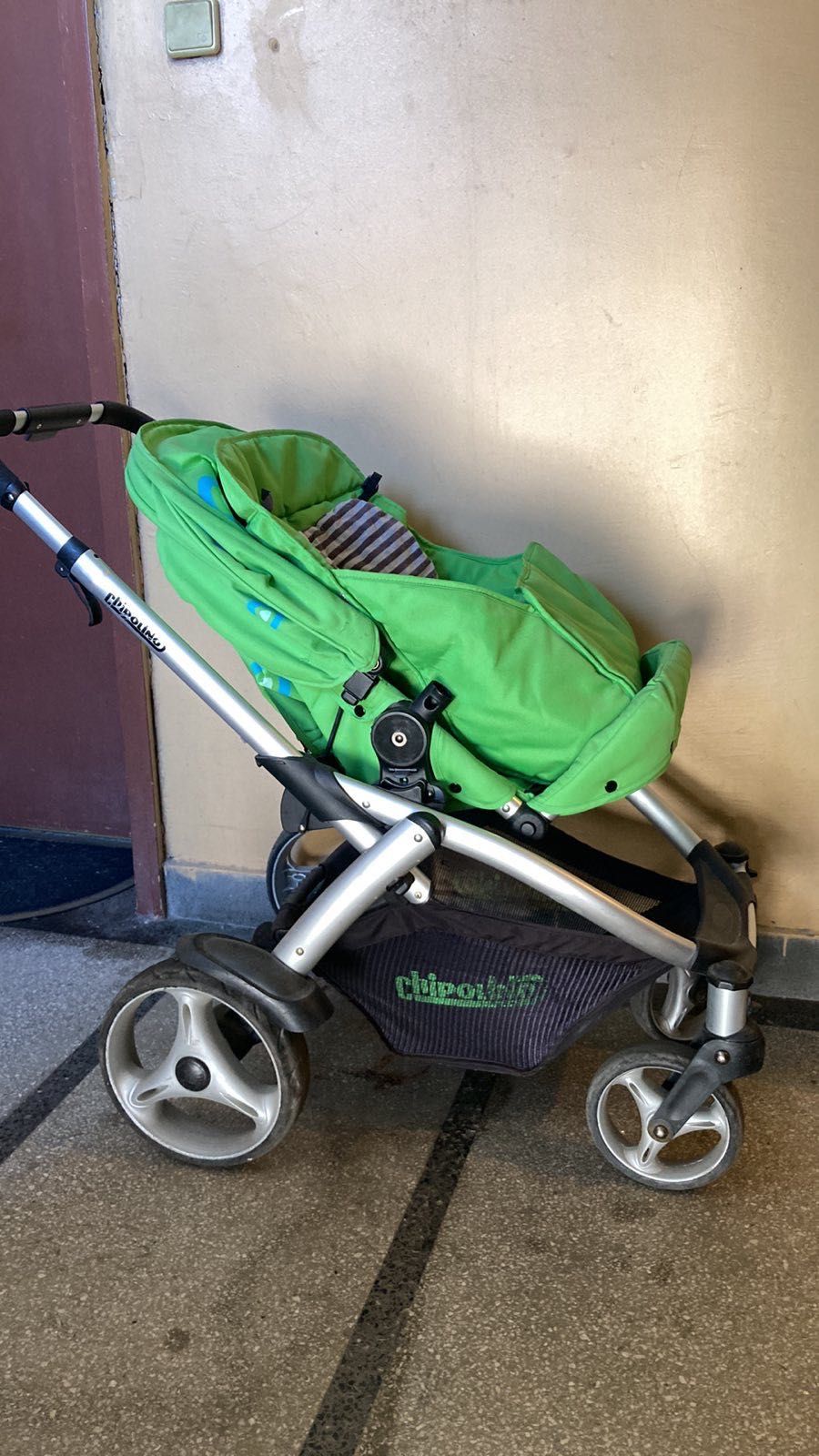 Детска количка Chipolino Перфекта с кош за новородено