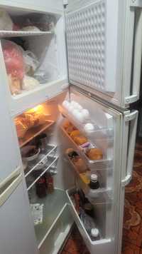 Продаю  холодильник