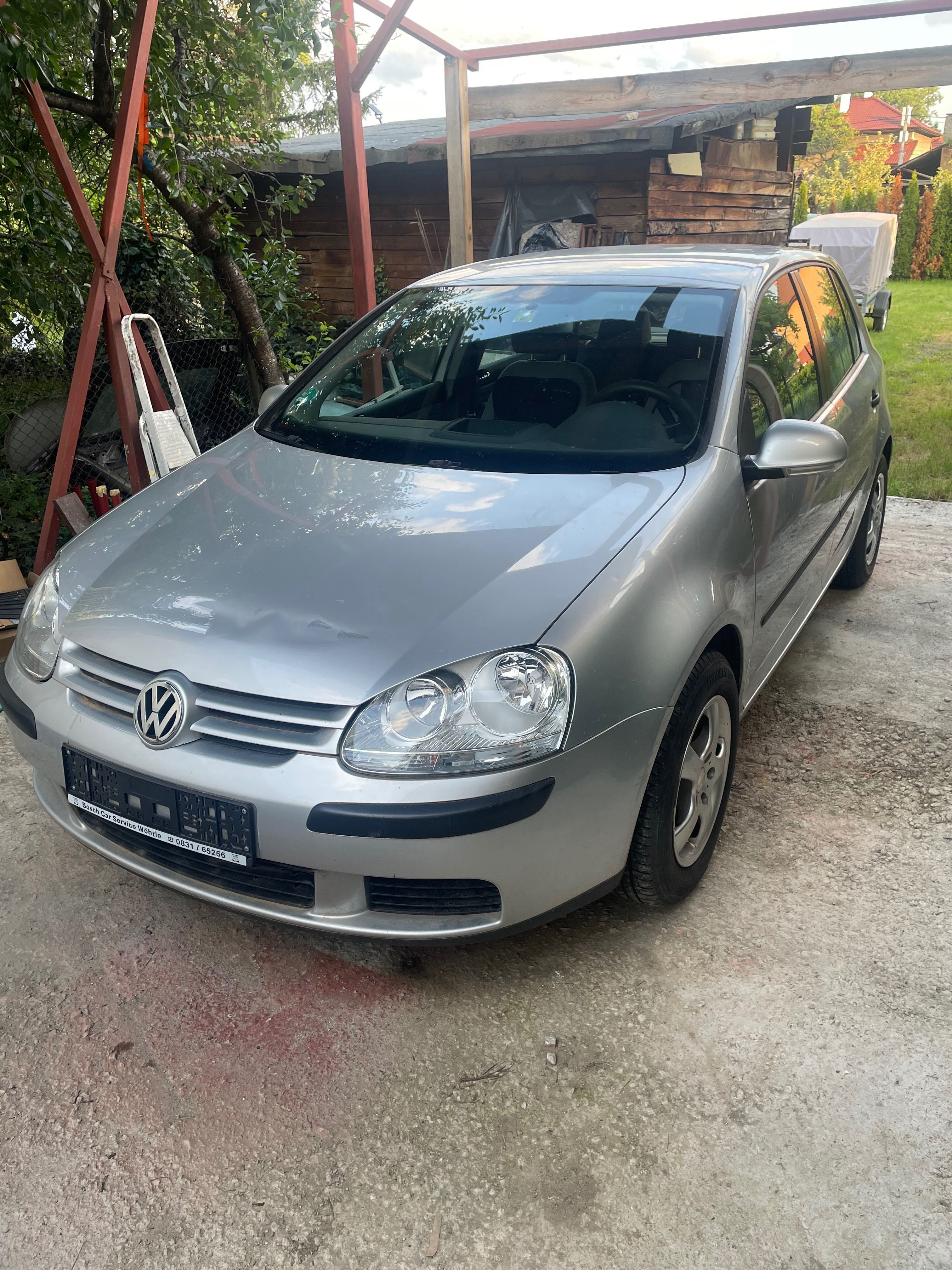 Golf 5 , 1.4 на 130х.км.