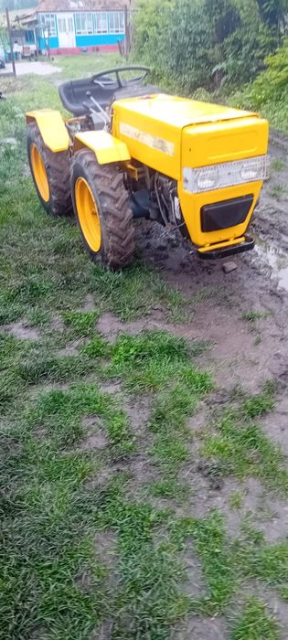 Vând tractoras pasquali