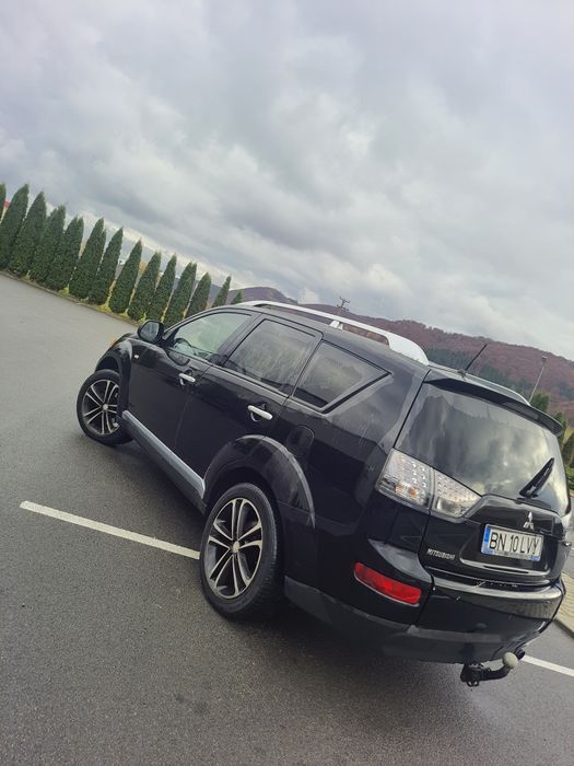 Vând Mitsubishi outlander 4x4