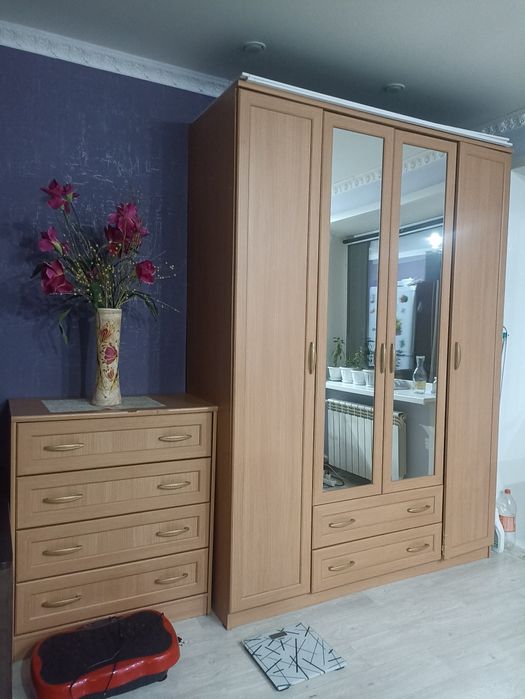 Продам комплект мебели