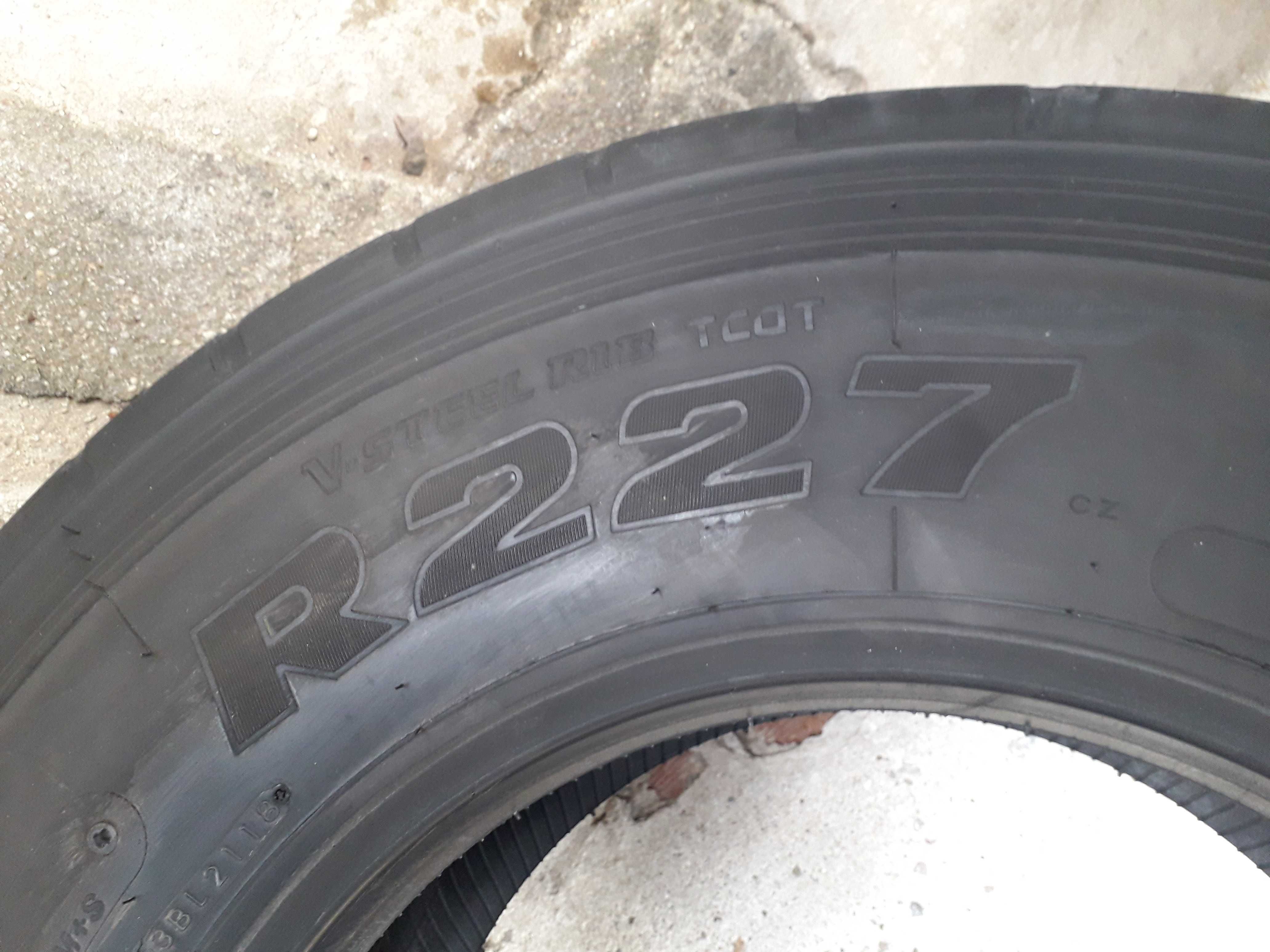 2 тежкотоварни гуми R19.5 305/70 Bridgestone R227 148/145M M+S 18PR