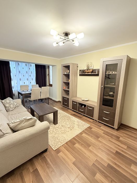 Inchiriez apartament ultracentral in Alexandria,cu 4 camere