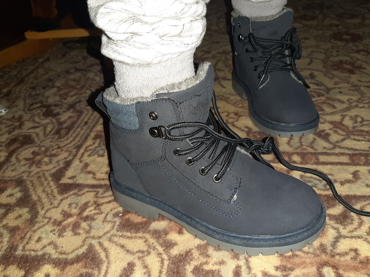 Зимние стильные ботинки 32р