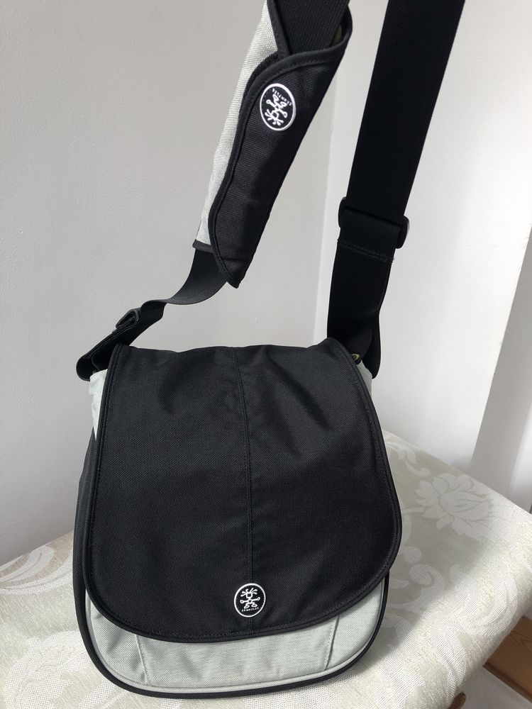 Дизайнерска чанта за компютър 11” Crumpler Wee Bee