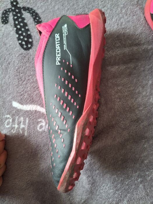 Ghete fotbal adidas predator