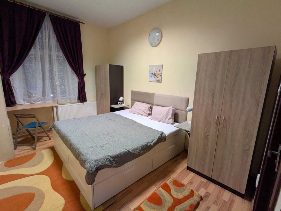 Apartament cu 3 camere - zona Decebal/Gara - aproape de fac. de litere