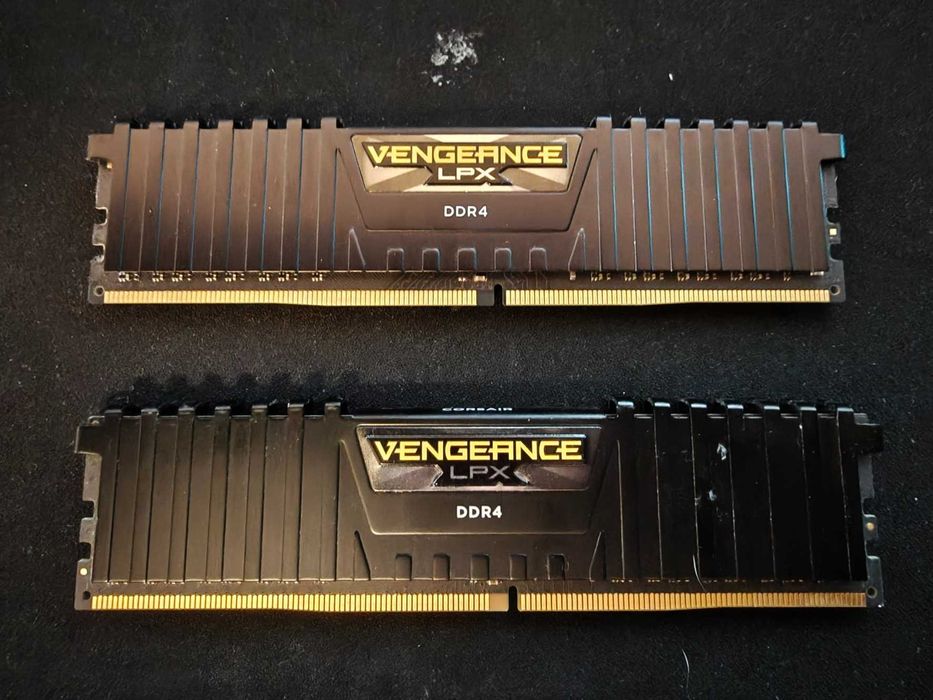 Memorie Corsair Vengeance LPX Black 8GB DDR4 2666MHz CL16