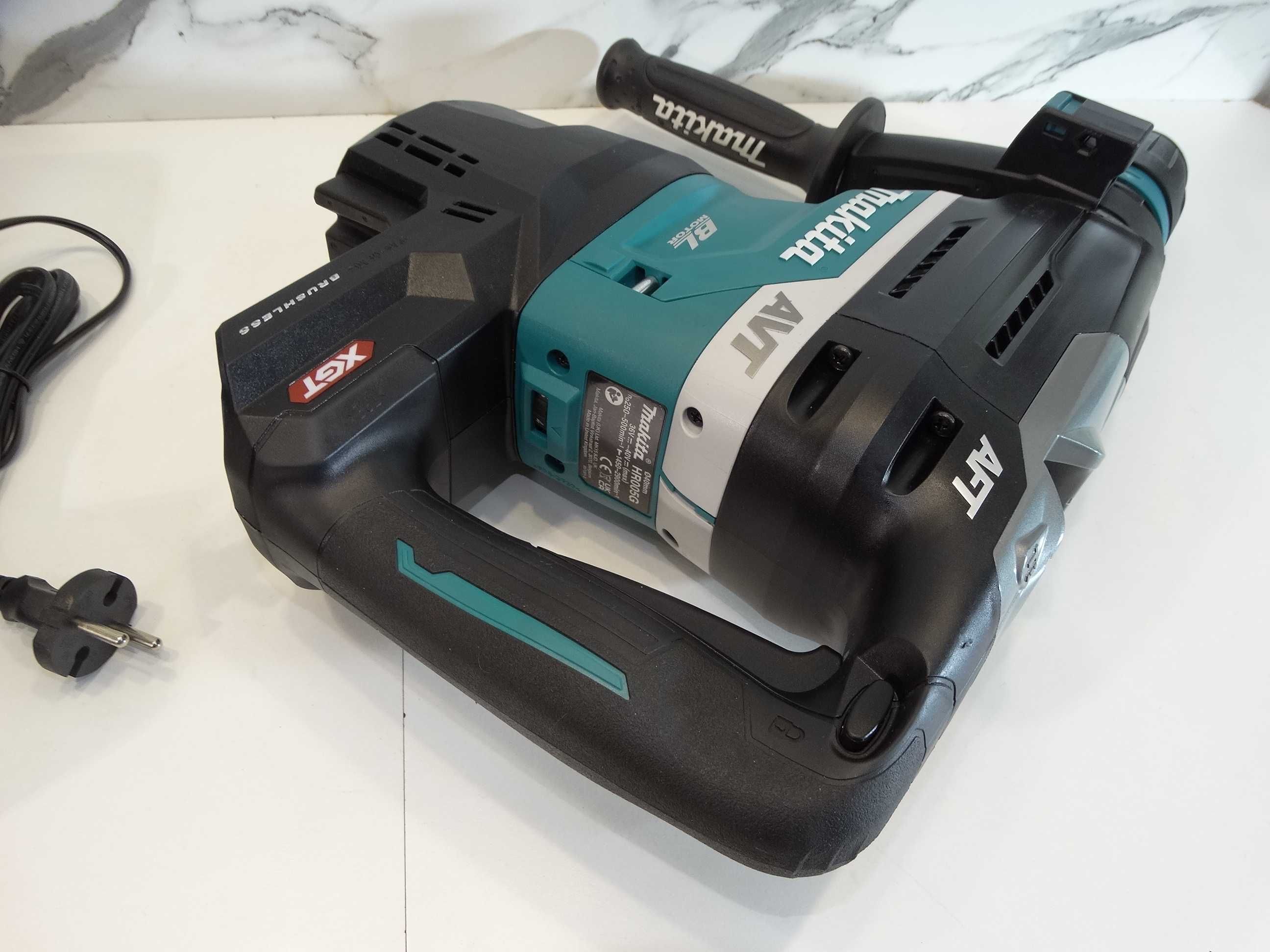 Makita HR 005 + 40 V / 5.0 Ah - Комбинирана машина XGT